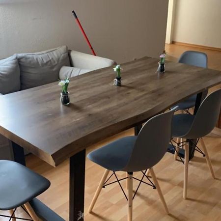 Zimmer In Wohnung Monteure Apartment Kuche Modern Enger Exteriör bild
